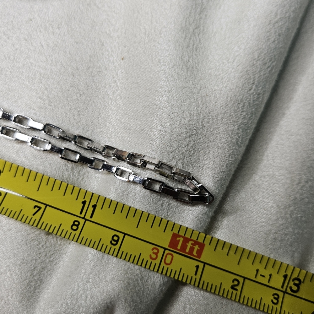 Dramatic Silver Box Chain - Picture 10 of 10